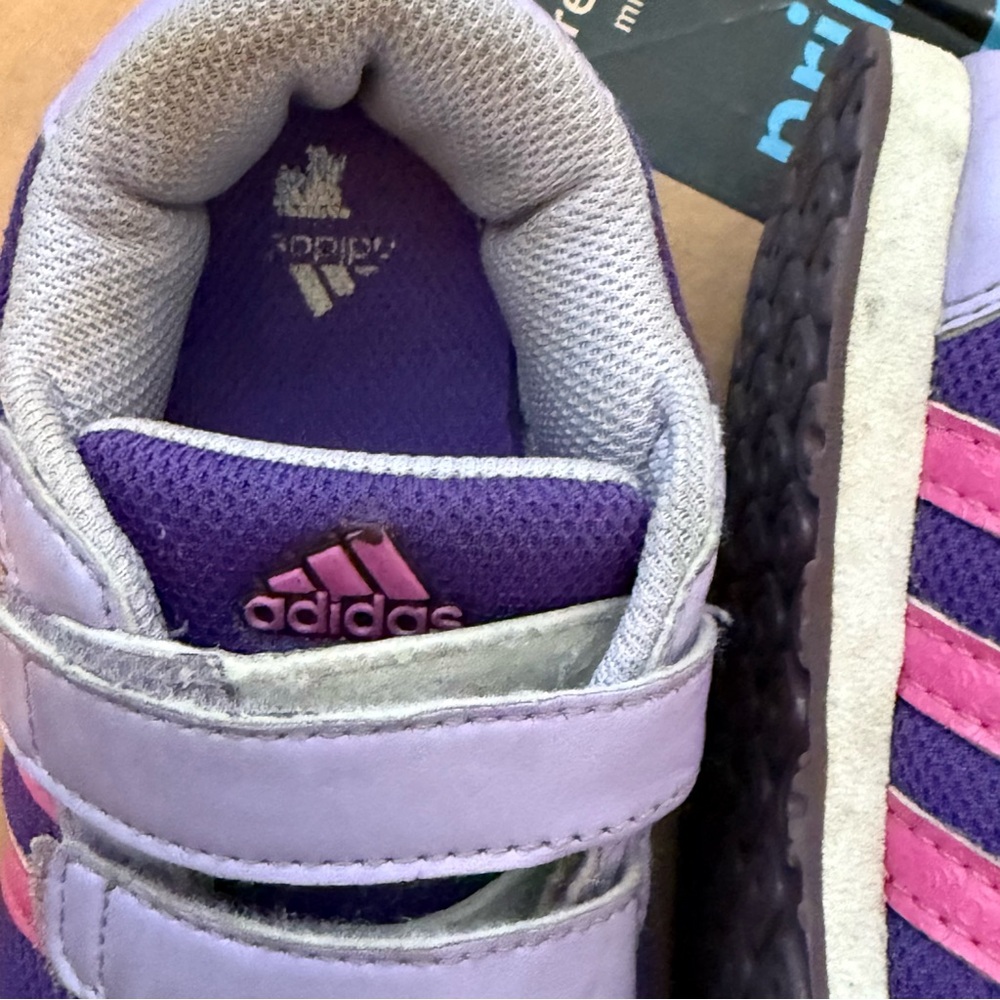 Adidas Girls Purple Pink Velcro Sneakers Size 9 Toddler Athletic - Picture 9 of 10